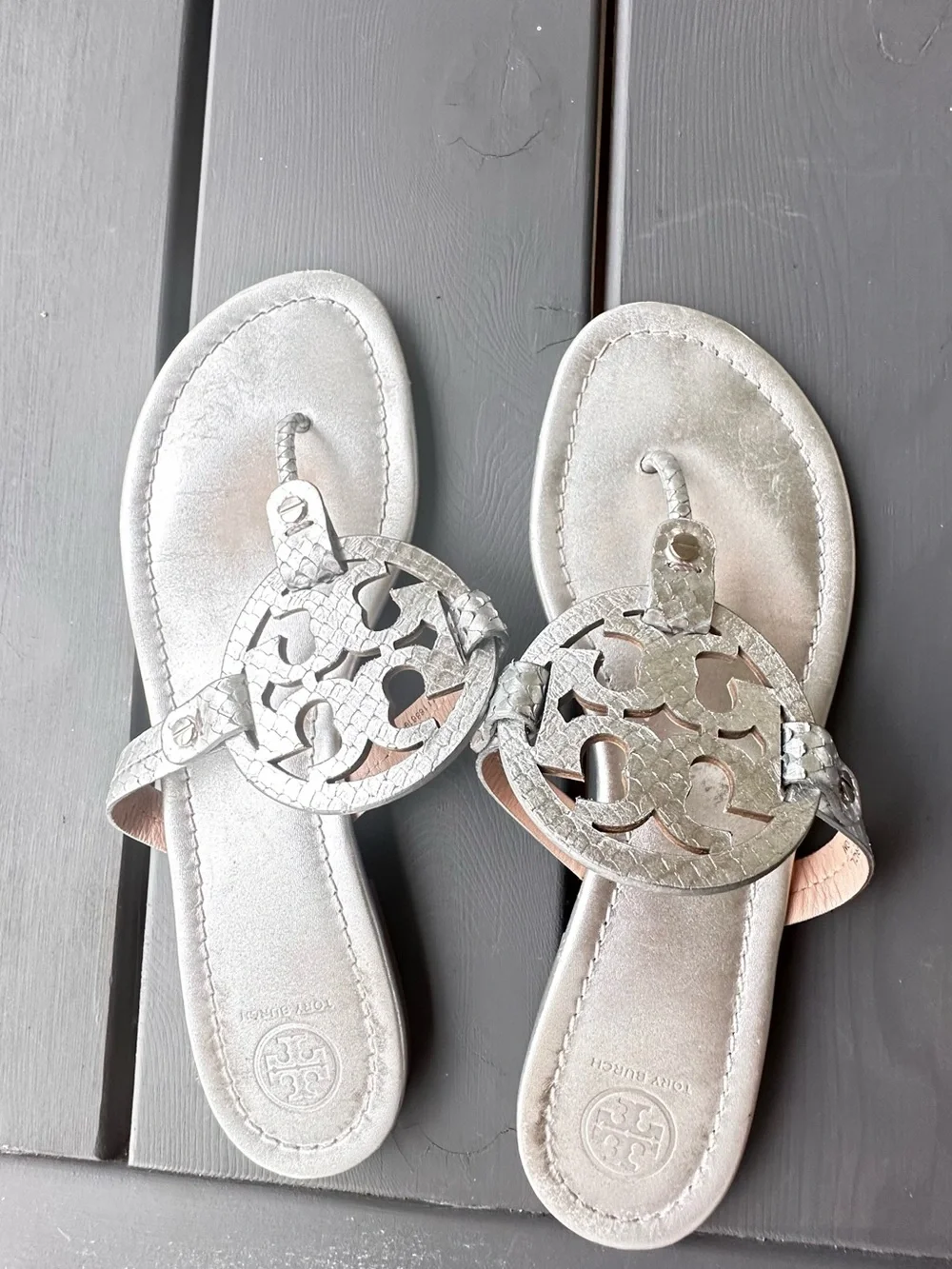 Tory Burch Silver Miller Metallic Logo Thong Sandals size 10